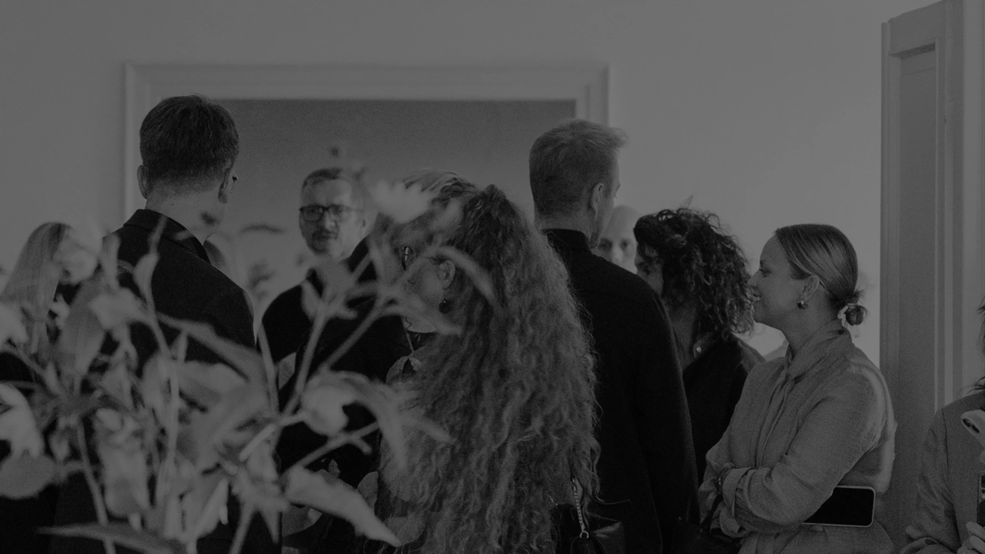 Projektanci w rozmowie podczas spotkania OMNIRES Design Community